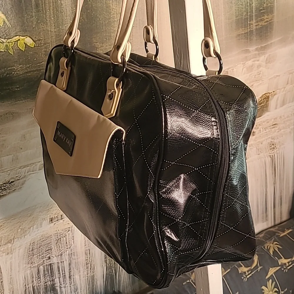 Mary Kay Cosmetics deluxe oversized carrying bag tote makeup consultant travel